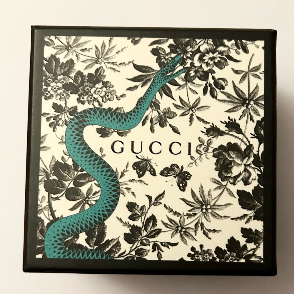 Gucci Sterling Silver Open Heart Ring Size 6 New with Box & Dust Bag - Picture 4 of 4